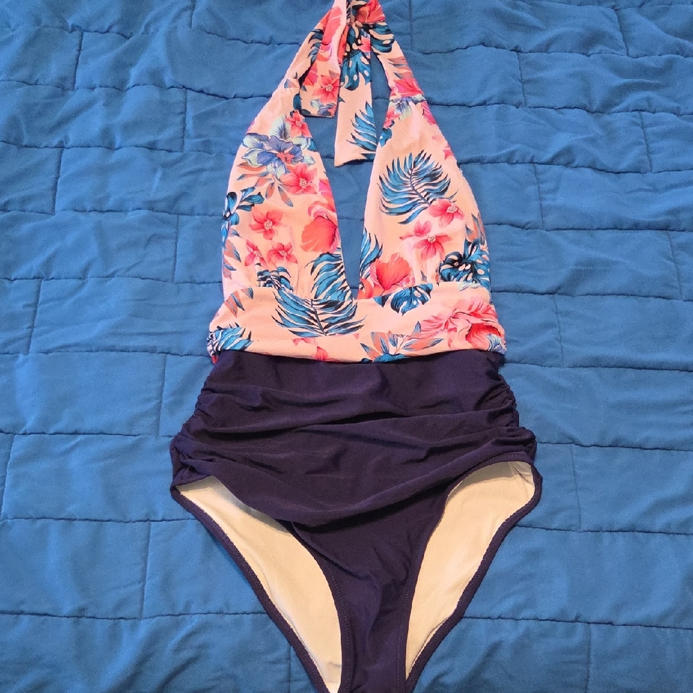 Cupshe Floral Halter One Piece Swimsuit - Pink and Navy Size Small